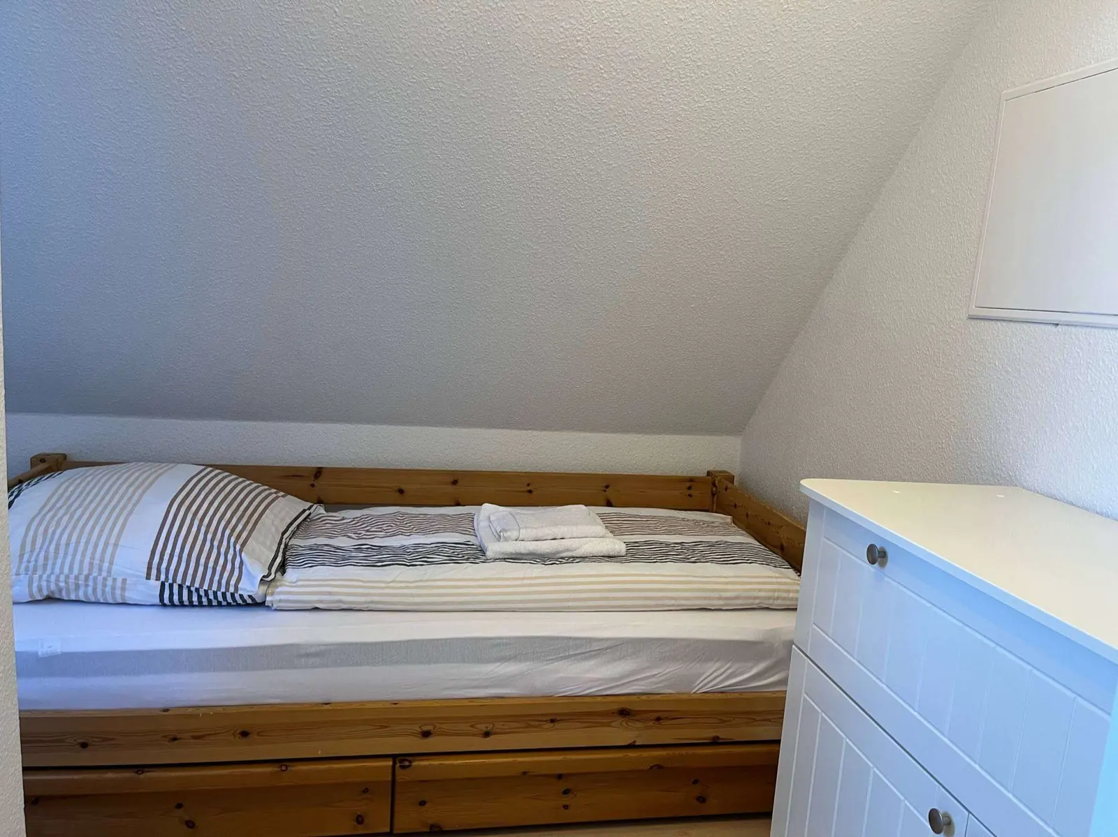 Bedroom with two single beds